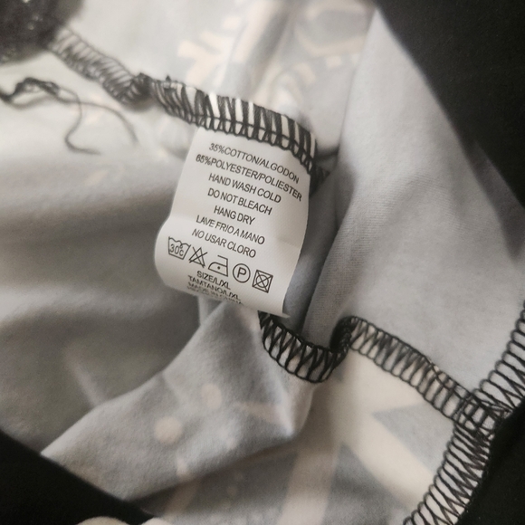 ❄️ L-XL Snowflake Harem Shorts - Picture 6 of 6